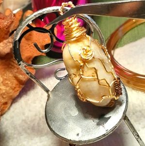 Wirewrapped Eggshell Tone Stone